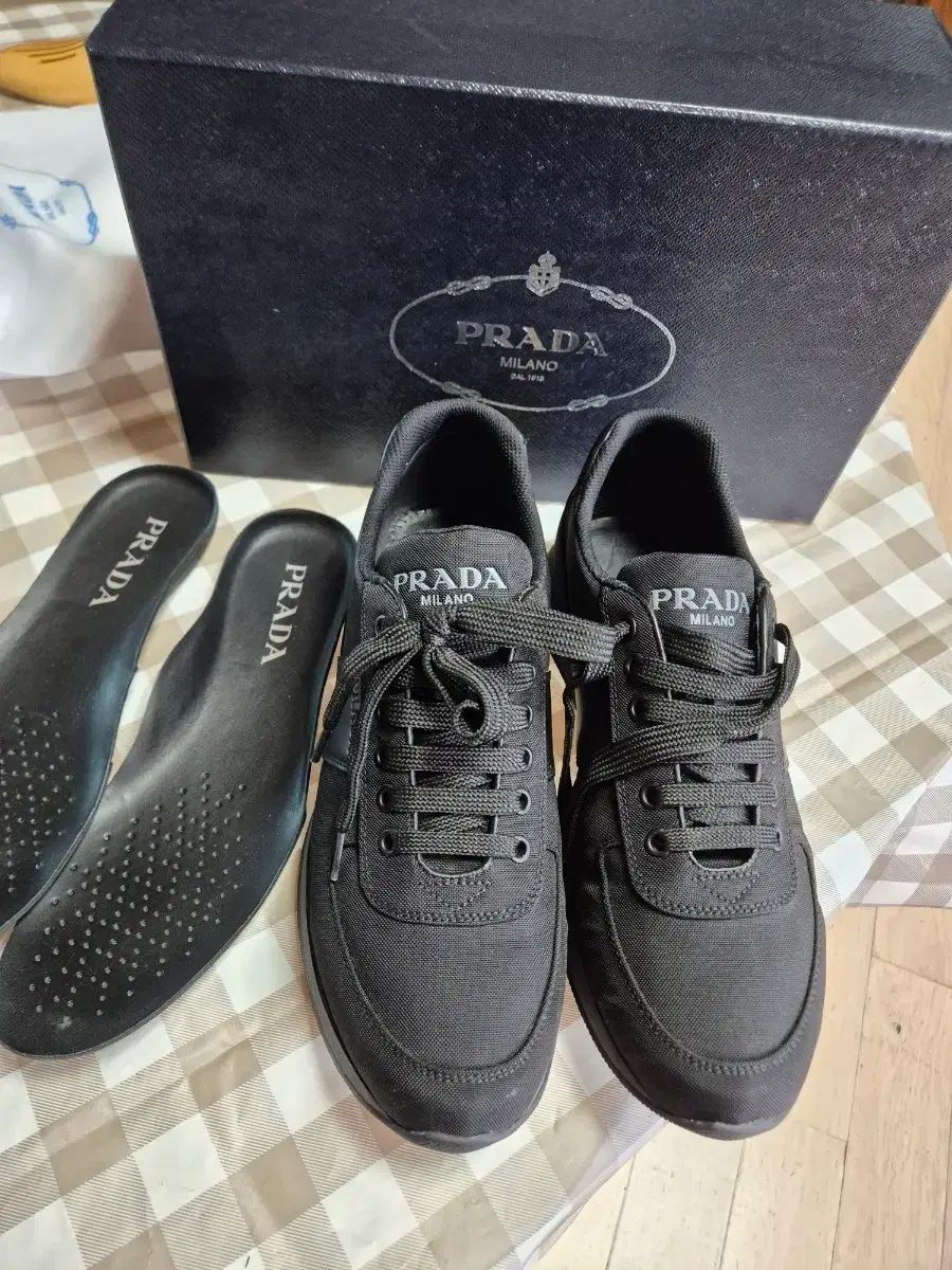 PRADA プラダ ブラック スニーカー ボックス インソール 含む