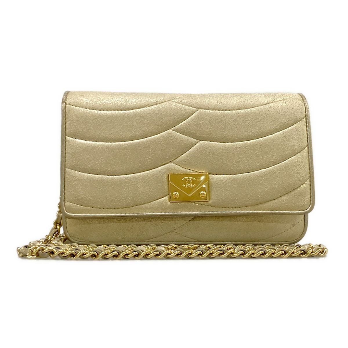 CHANEL(シャネル) 財布 - ゴールド チェーンウォレット/ウェーブステッチ/ゴールド金具
