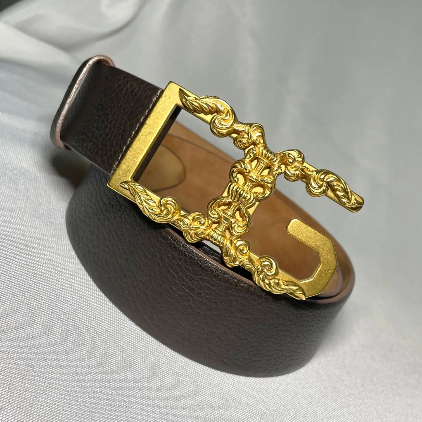 DOLCE&GABBANA ゴールドバックル レザーベルト 美品 DOLCE&GABBANA ドルチェ&ガッバーナ DG アンティークデザイン