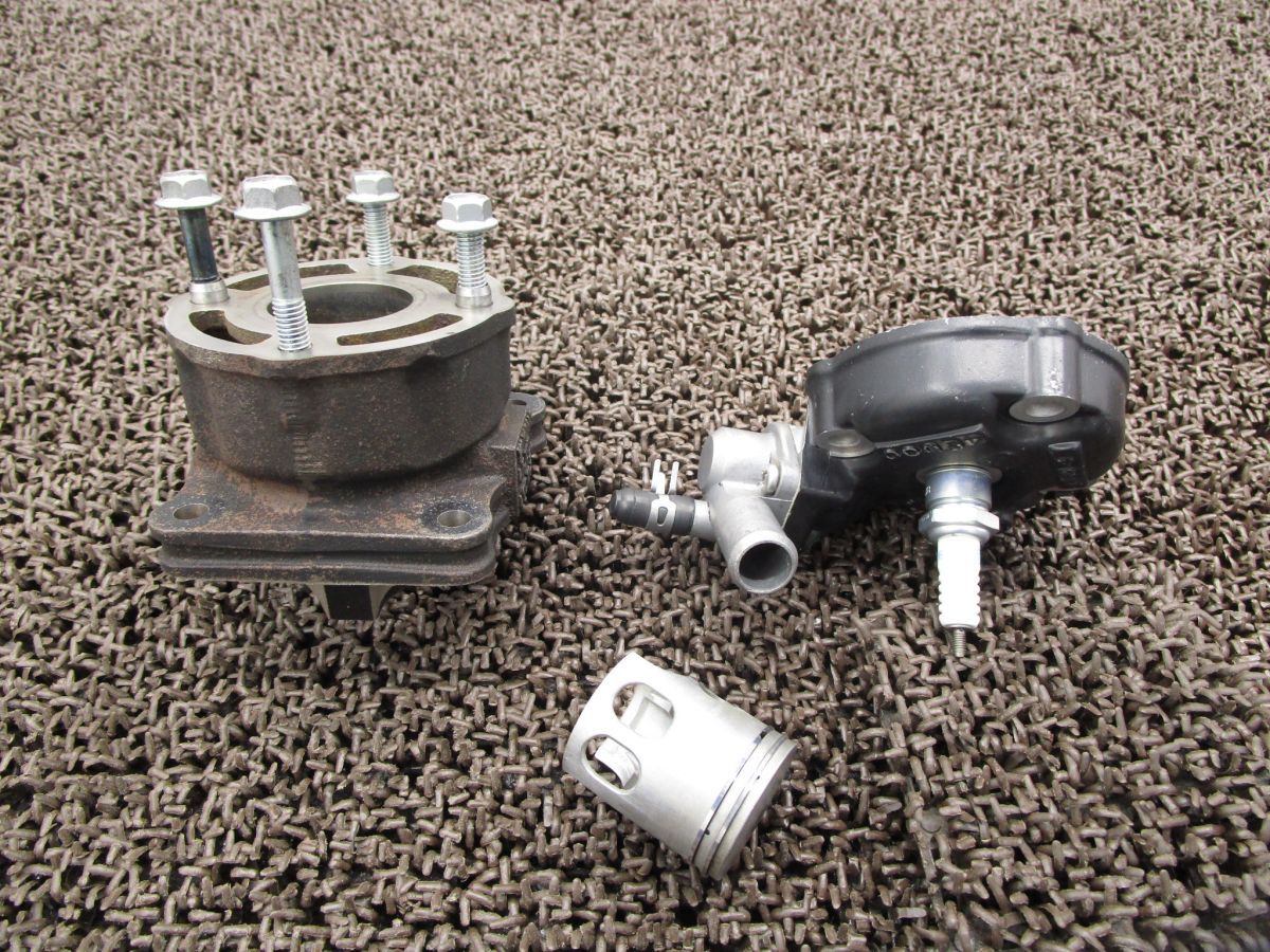 TZM50R クラッチ 4Y201 4KJ-078*** ヤマハ 純正 中古 バイク 部品 1994年式外し 4KJ クラッチハウジング セット コンディション良好 ヤマハ TZM50R クラッチハウジング TZM50 サーキット遊びにも (7324)