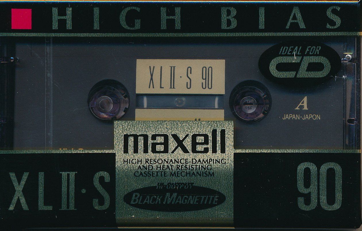 新品 Maxell ブラック90分カセットテープ。