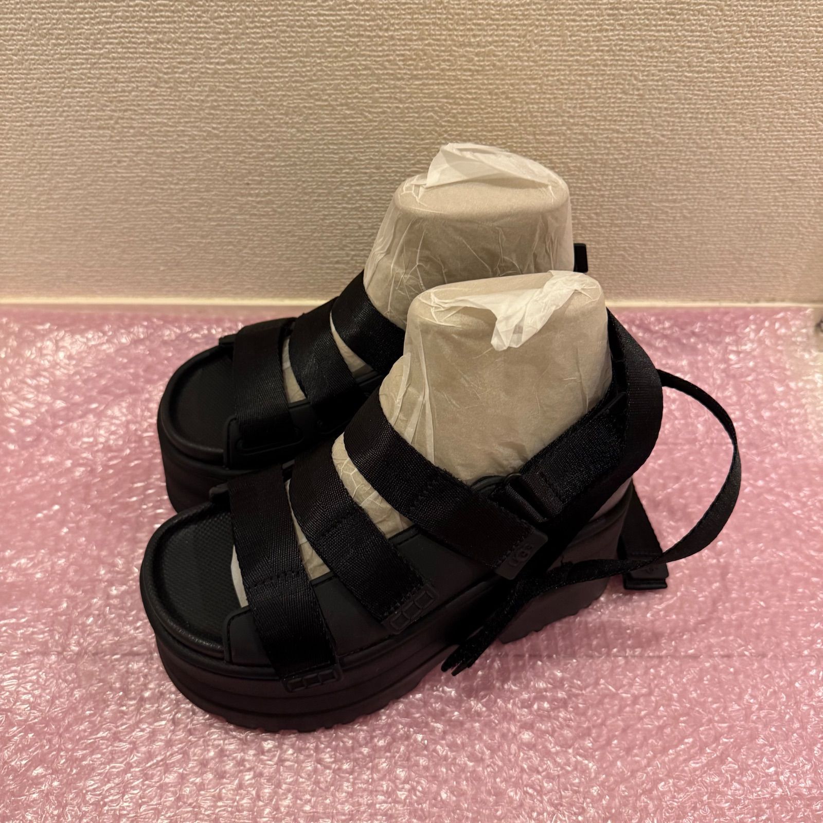 値下げ可能！】UGG GOLDENRISE アグ ゴールデンライズ サンダル 厚底