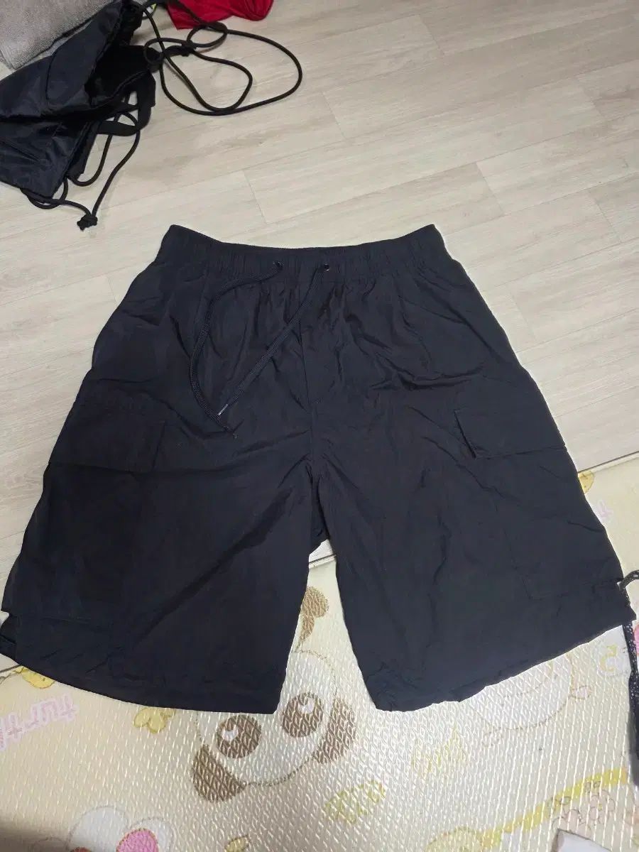 モイフ ブラック カーゴ ハーフパンツ