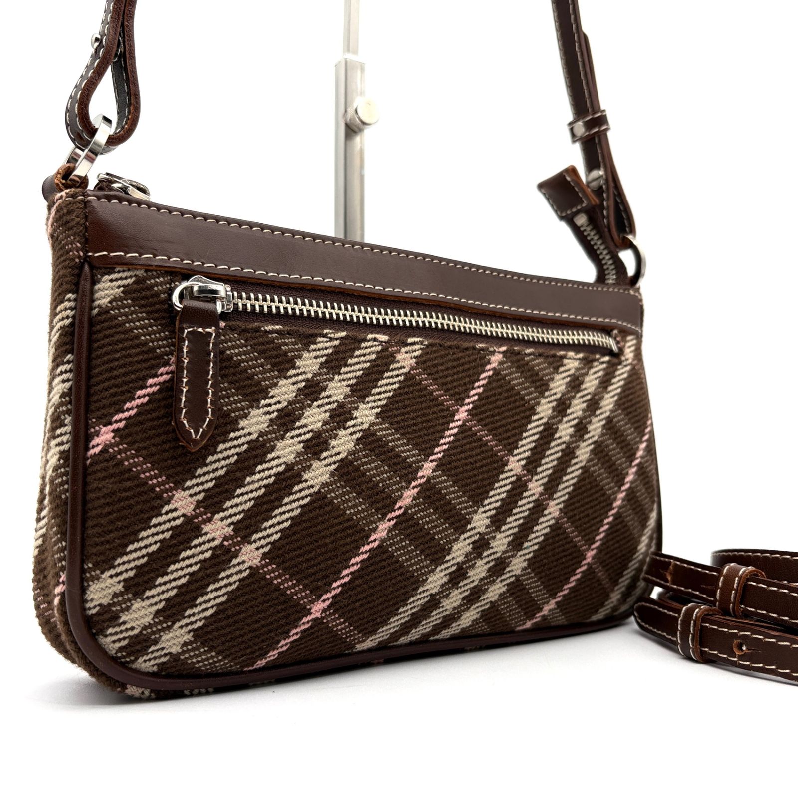 美品 バーバリー ブルーレーベル BURBERRY BLUE LABEL チェック ワンショルダーバッグ アクセサリーポーチ ハンドバッグ ポシェット ブラウン 茶 キャンバス レザー ボーナス 夏休み 帰省 お盆 敬老の日 サマーギフト 19,028円