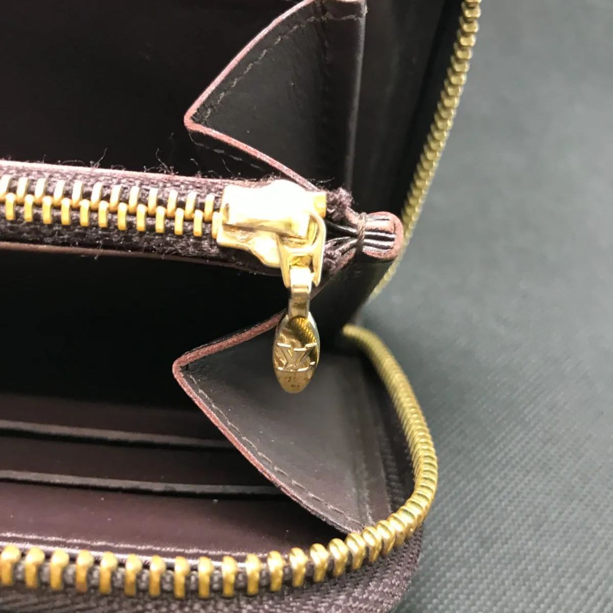 LOUIS VUITTON ルイヴィトン 長財布 ジッピーウォレット ラウンド 