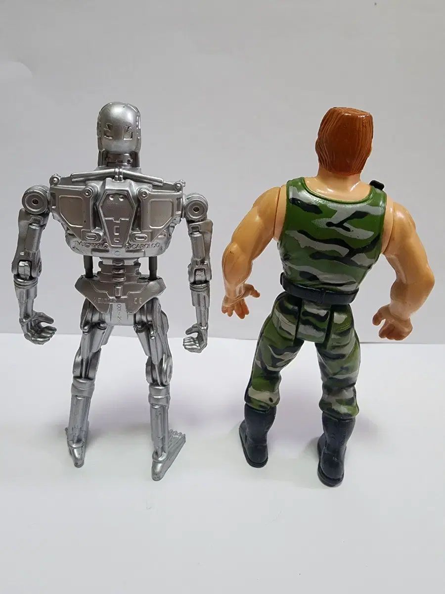 ターミネーターフィギュア ターミネーター 2 t800 未使用 NECA
