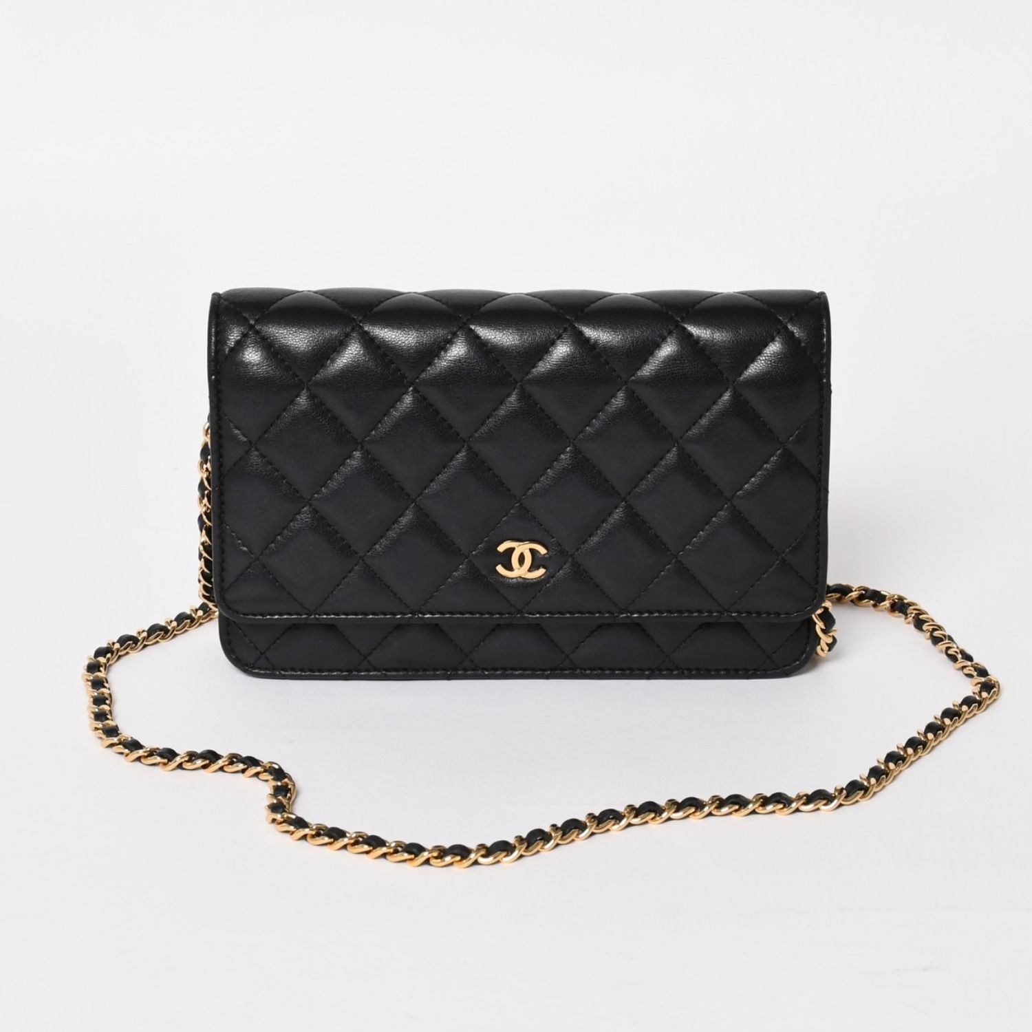 極美品 CHANEL シャネル マトラッセ チェーンショルダーウォレット ブラック 29番台 ラムスキン 中古 4a004343