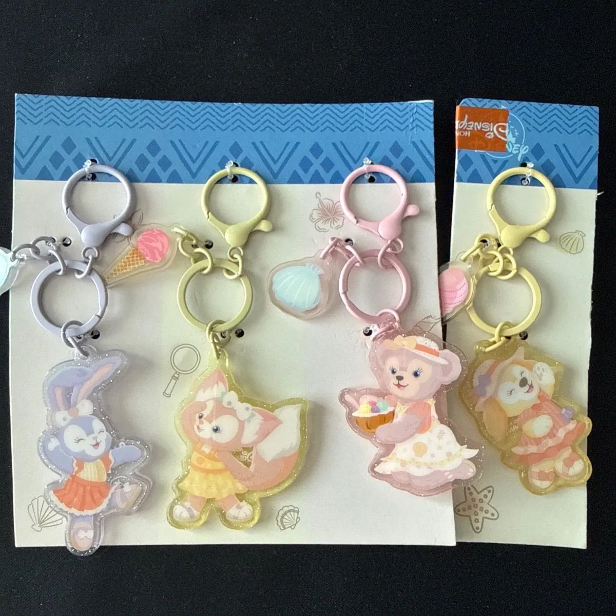 香港ディズニーランド　アクリルキーホルダー　ダッフィーフレンズ 香港ディズニー ダッフィーフレンズ アクリルキーホルダー 4点まとめ