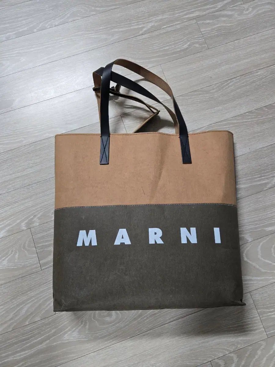 マルニ ロゴ バッグ 正規品