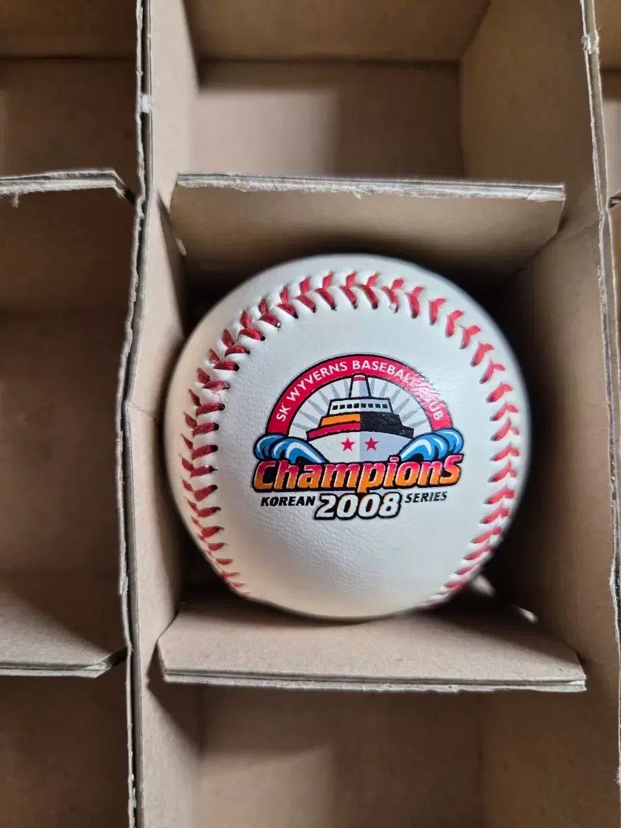 2008 SK エスケー・ワイバーンズ 優勝記念ボール 優勝記念ボール チームロゴ入り野球ボール 金 廣鉉(キム・グァンヒョン) サインボール
