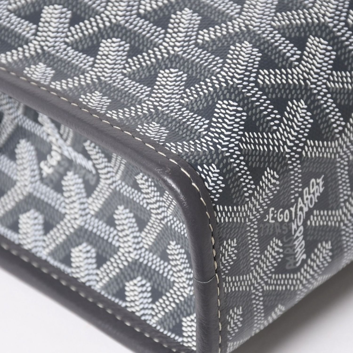 極美品 GOYARD ゴヤール ヘリンボーン ジュバンスMM クラッチバッグ 