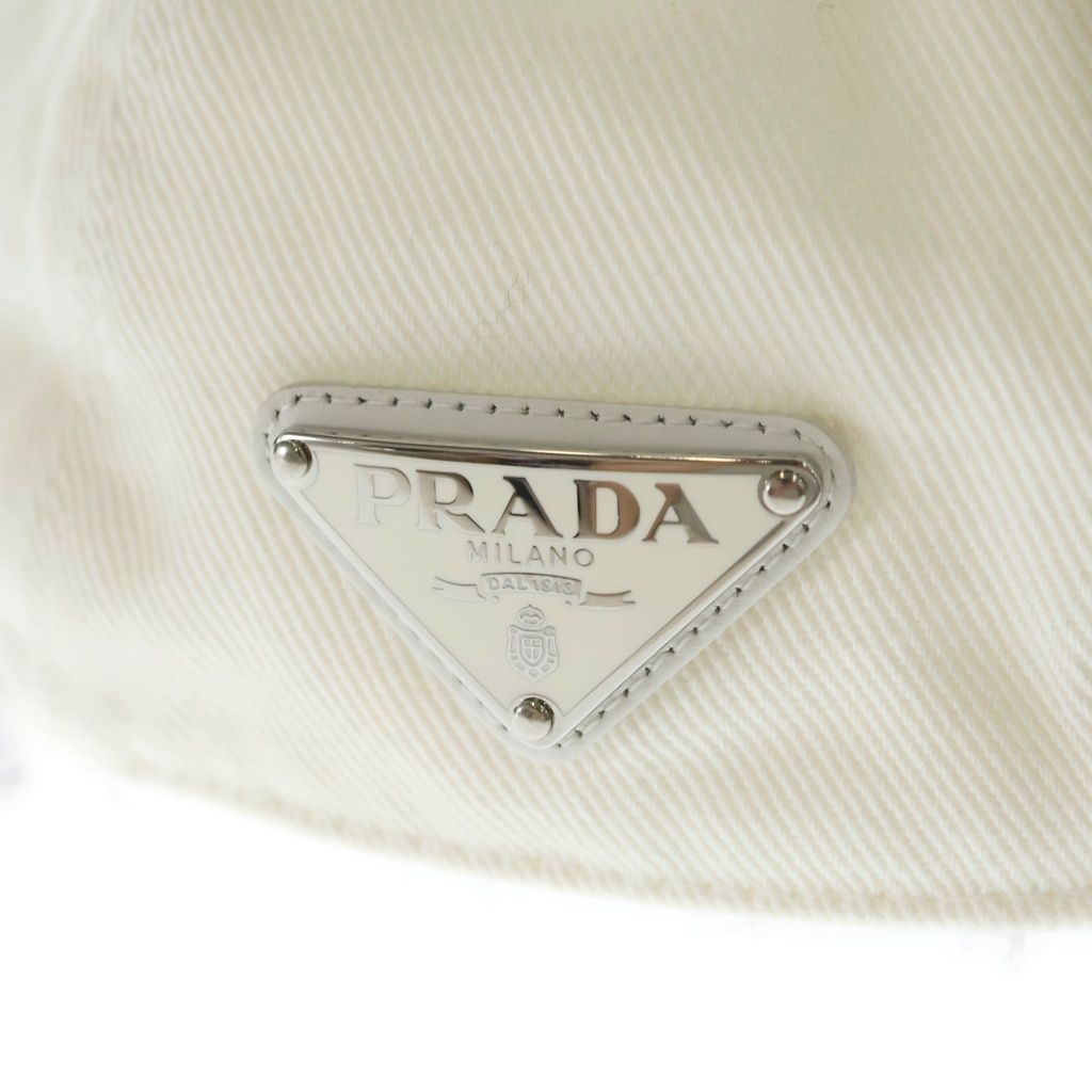 PRADA (プラダ) トライアングルロゴプレート ベースボールキャップ 帽子 コットン ホワイト 2HC274 PRADA (プラダ) トライアングルロゴプレート ベースボールキャップ 帽子 コットン ホワイト 2HC274
