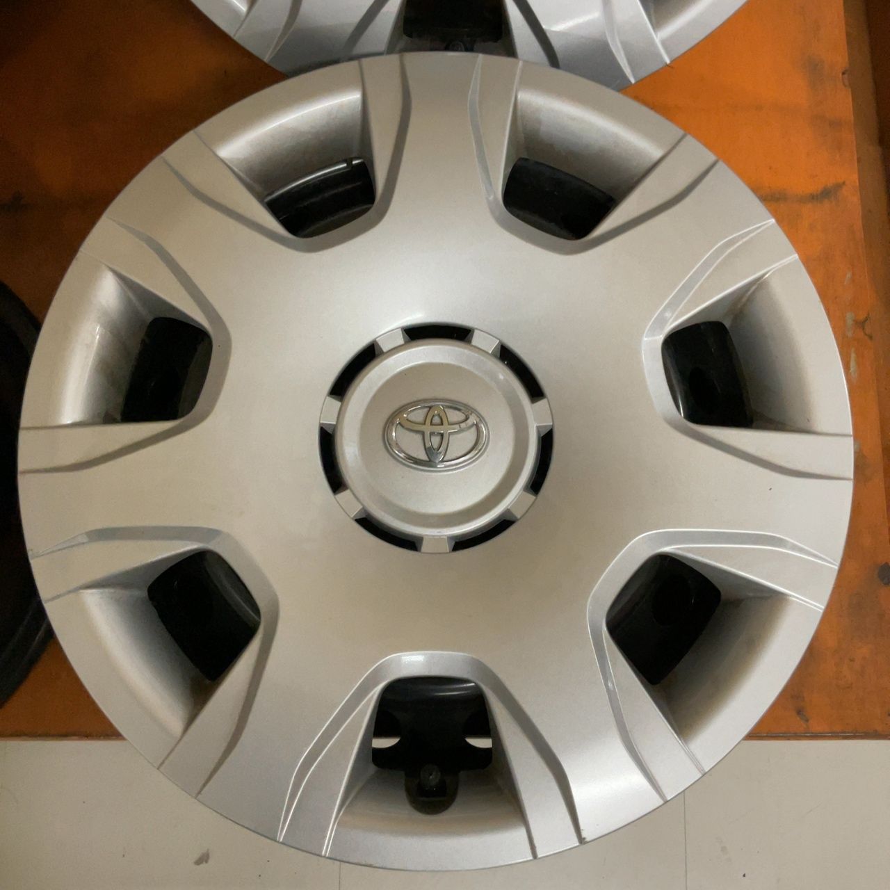 トヨタハイエース純正スチールホイール 15×6J 4本 - メルカリ