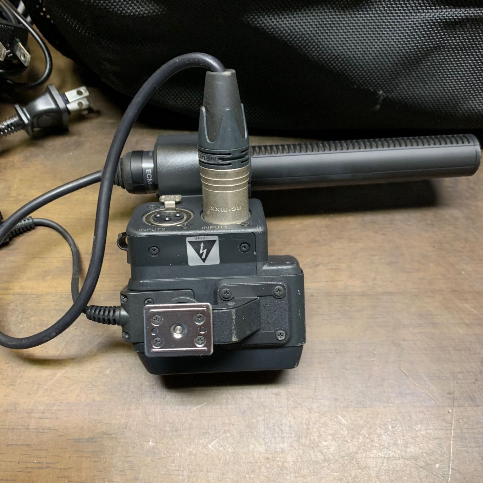 稲*一様 SONY HVR-A1J 付属付 バッテリー 充電器等 Sony HVR-A1J ビデオカメラ,ACアダプター/チャージャー、レンズ