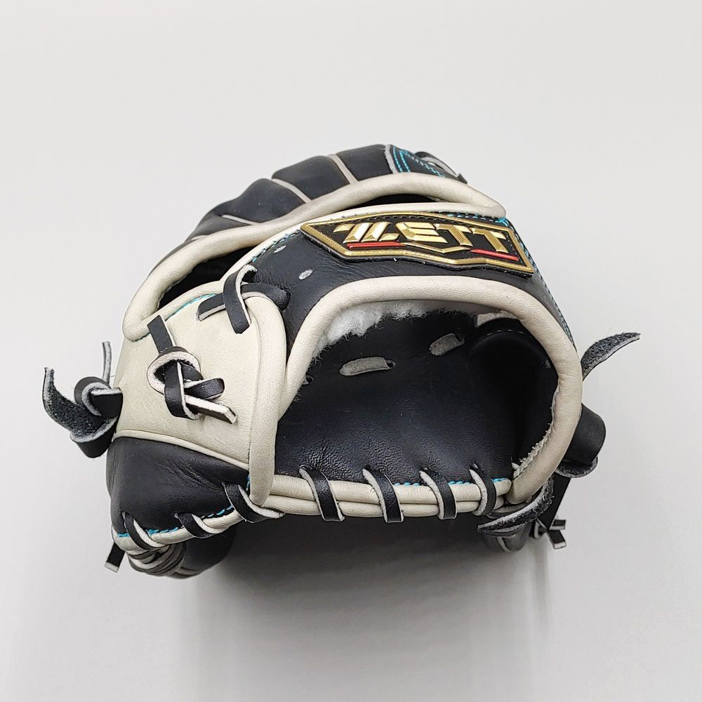 クローゼット　① クリーニング済み 】 ゼット 軟式グローブ / 内野手用 型付け済み