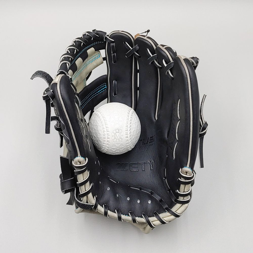 クローゼット　① クリーニング済み 】 ゼット 軟式グローブ / 内野手用 型付け済み