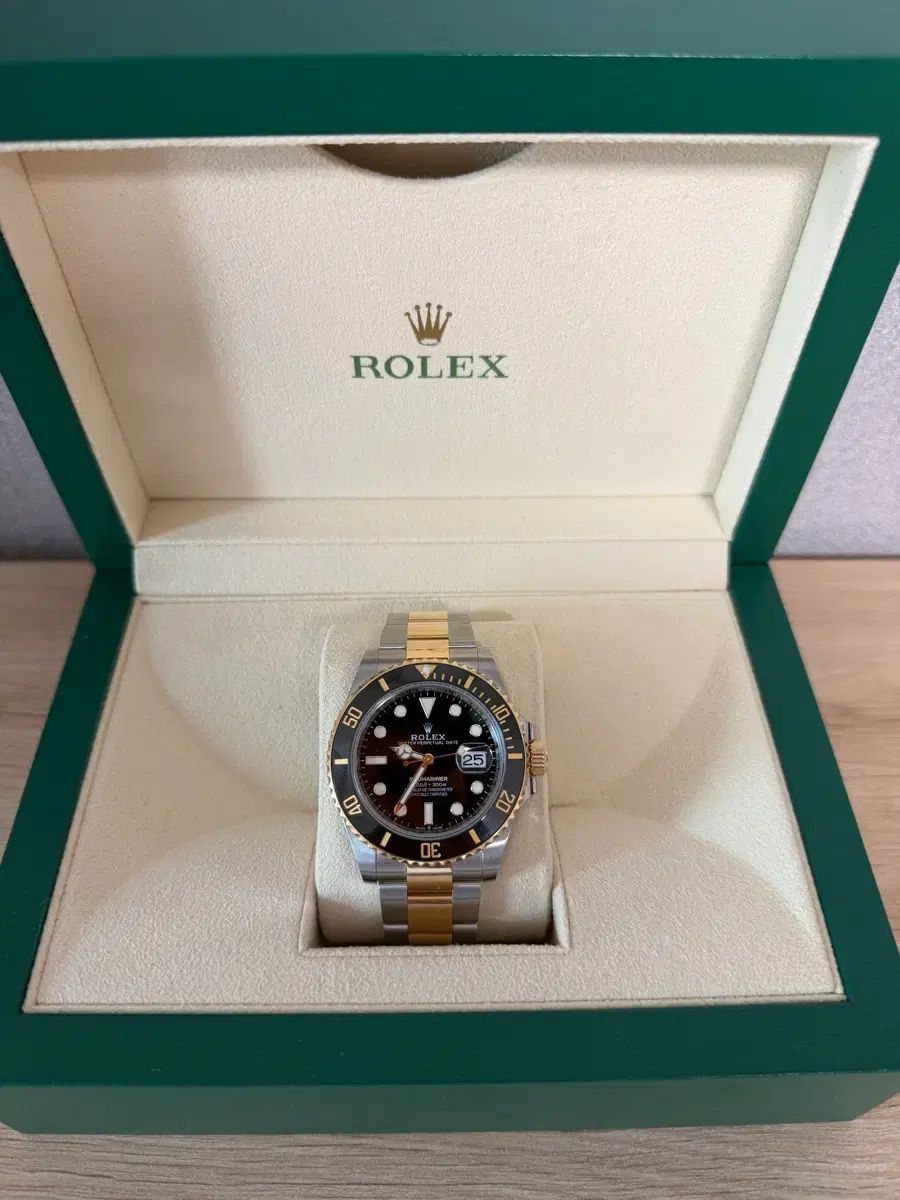 ROLEX サブマリーナー 新モデル 41mm 黒コン ほぼ新品 出品