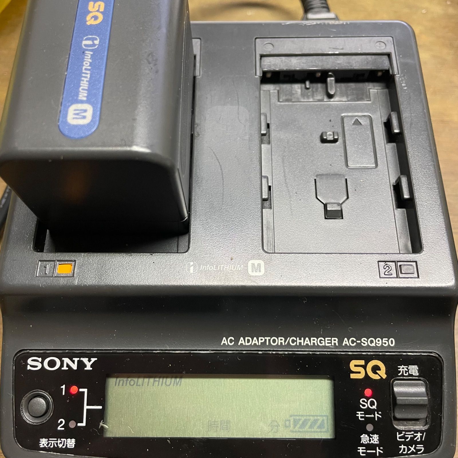 Sony HVR-A1J ビデオカメラ,ACアダプター/チャージャー、レンズ