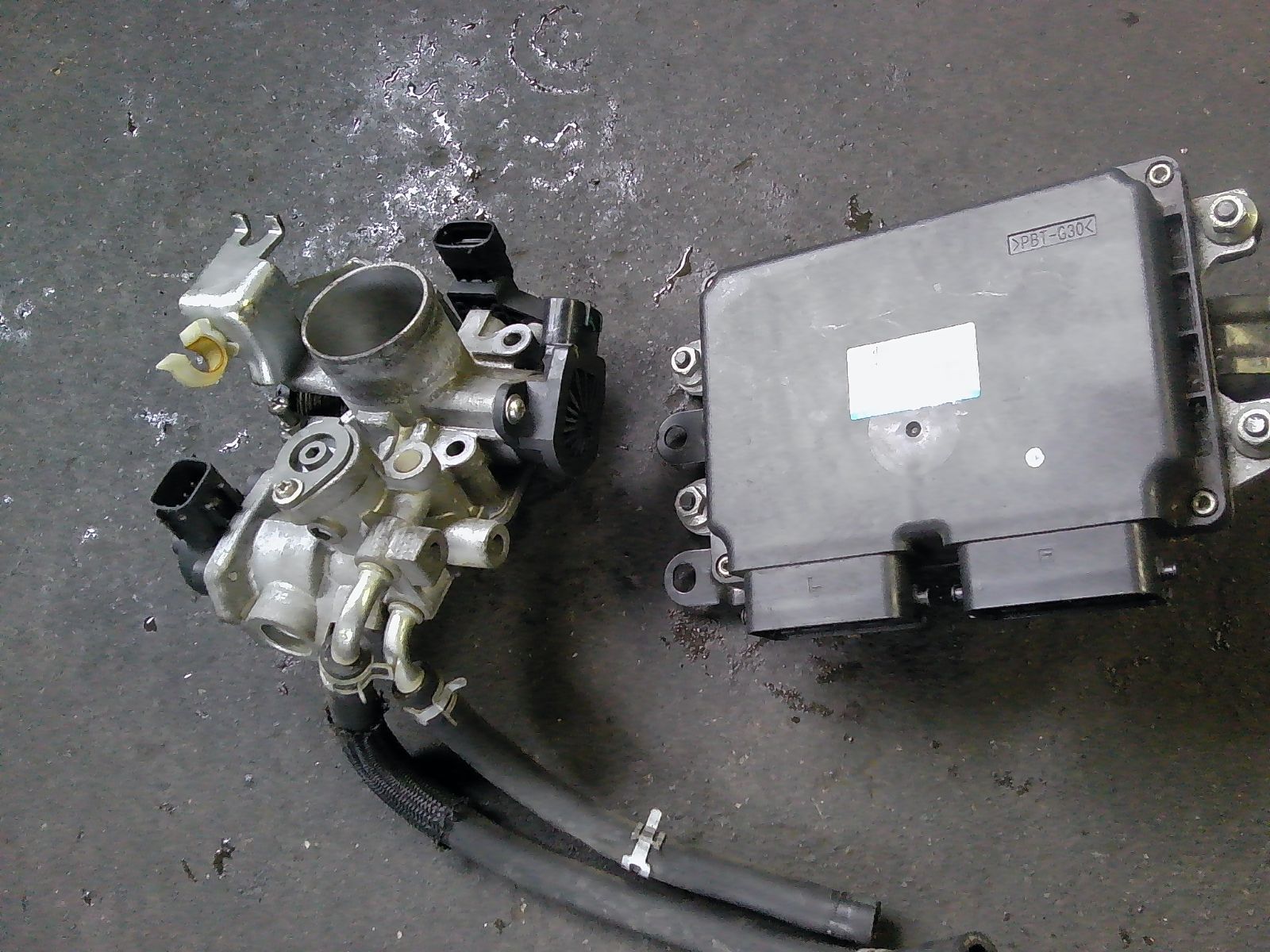 DA64W スロットルボディー　ECUセット