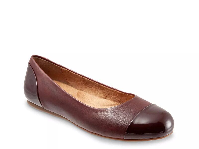 ソフトウォーク レディース シューズ パンプス キャップ Softwalk Sonoma Cap Toe Ballet Flat Dark Red レッド
