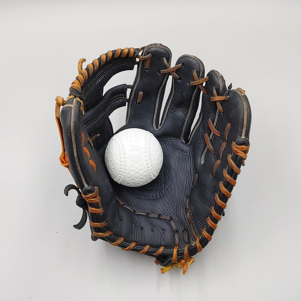 クリーニング済み 】 ミツワタイガー 軟式グローブ / 内野手用 型付け