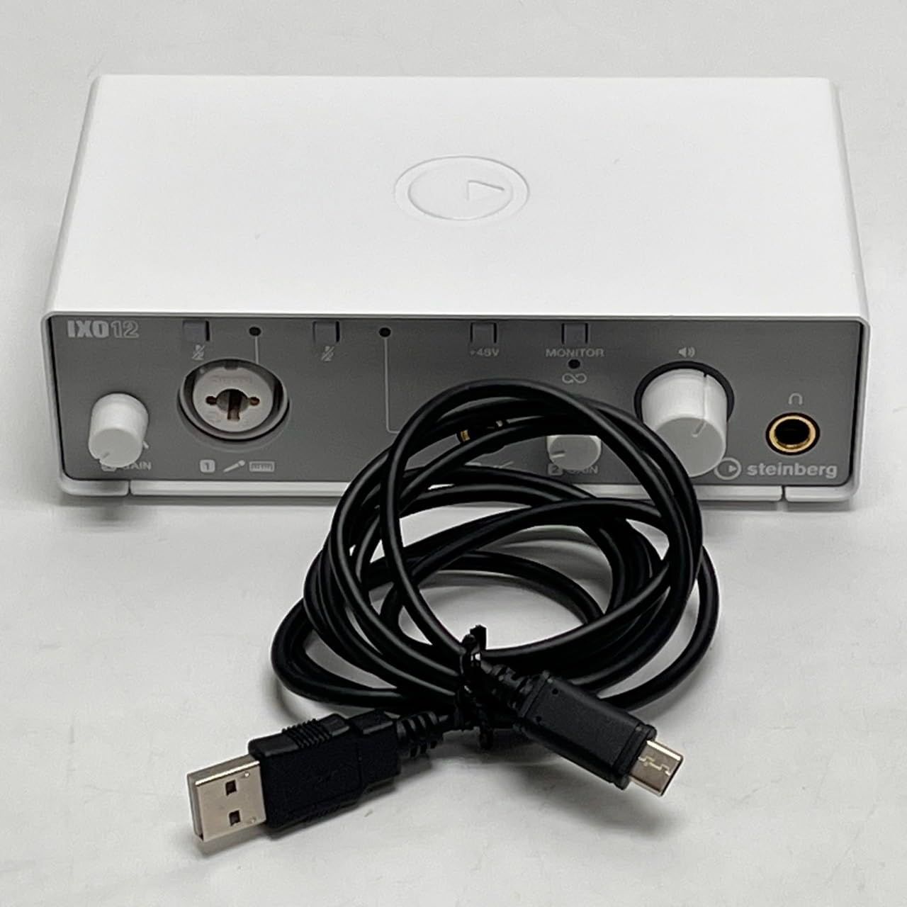Steinberg IXO12 ホワイト 2x2 USB 2.0 24ビット/192kHz オーディオインターフェース　No3112