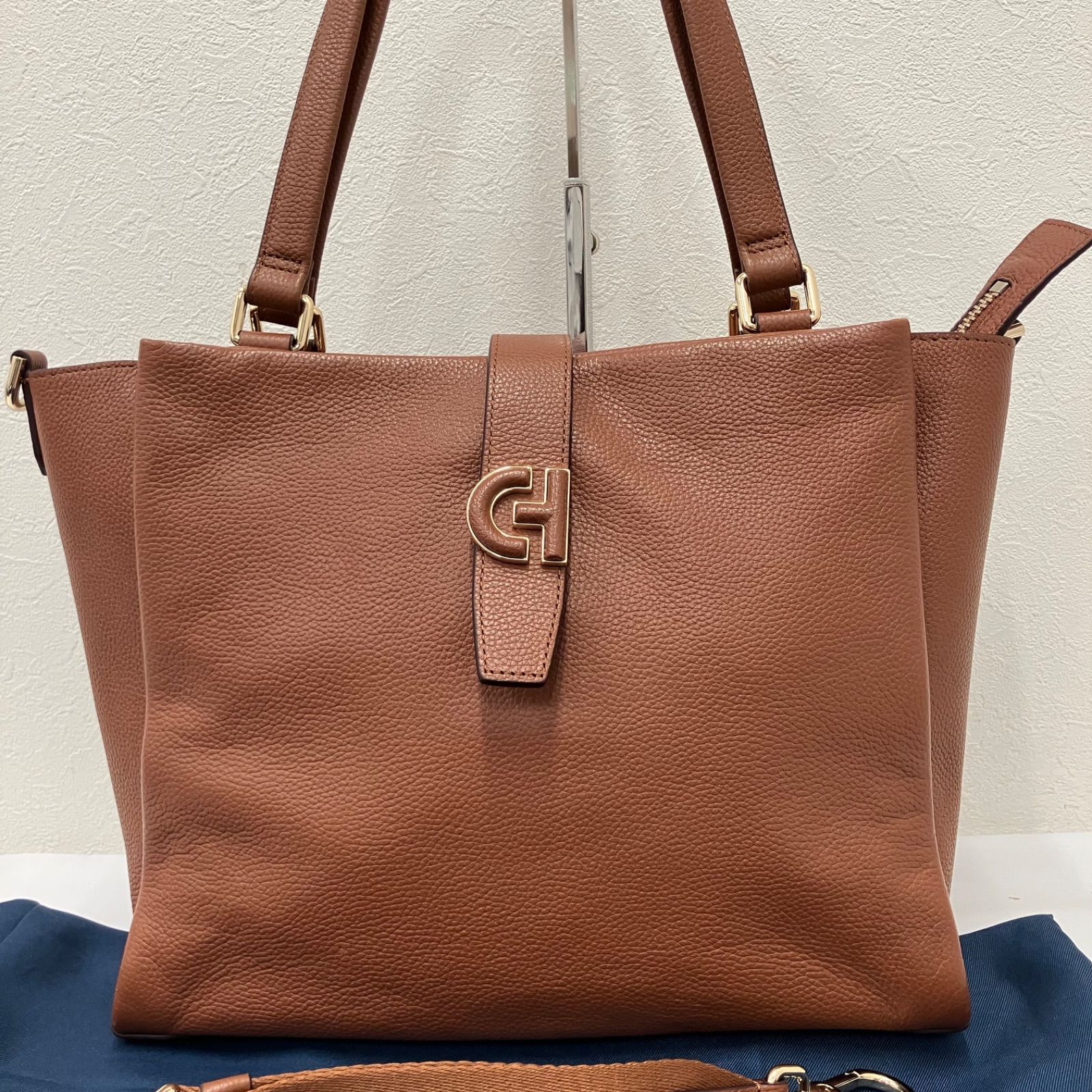 Y3488　COLE HAAN　コールハーン　エッセンシャルキャリーオール　womens　ブリティッシュタン　レディース　2way　トートバッグ　ショルダーバッグ　レザー　ブラウン　通勤　通学　仕事用バッグ　普段使い　ポケット多数