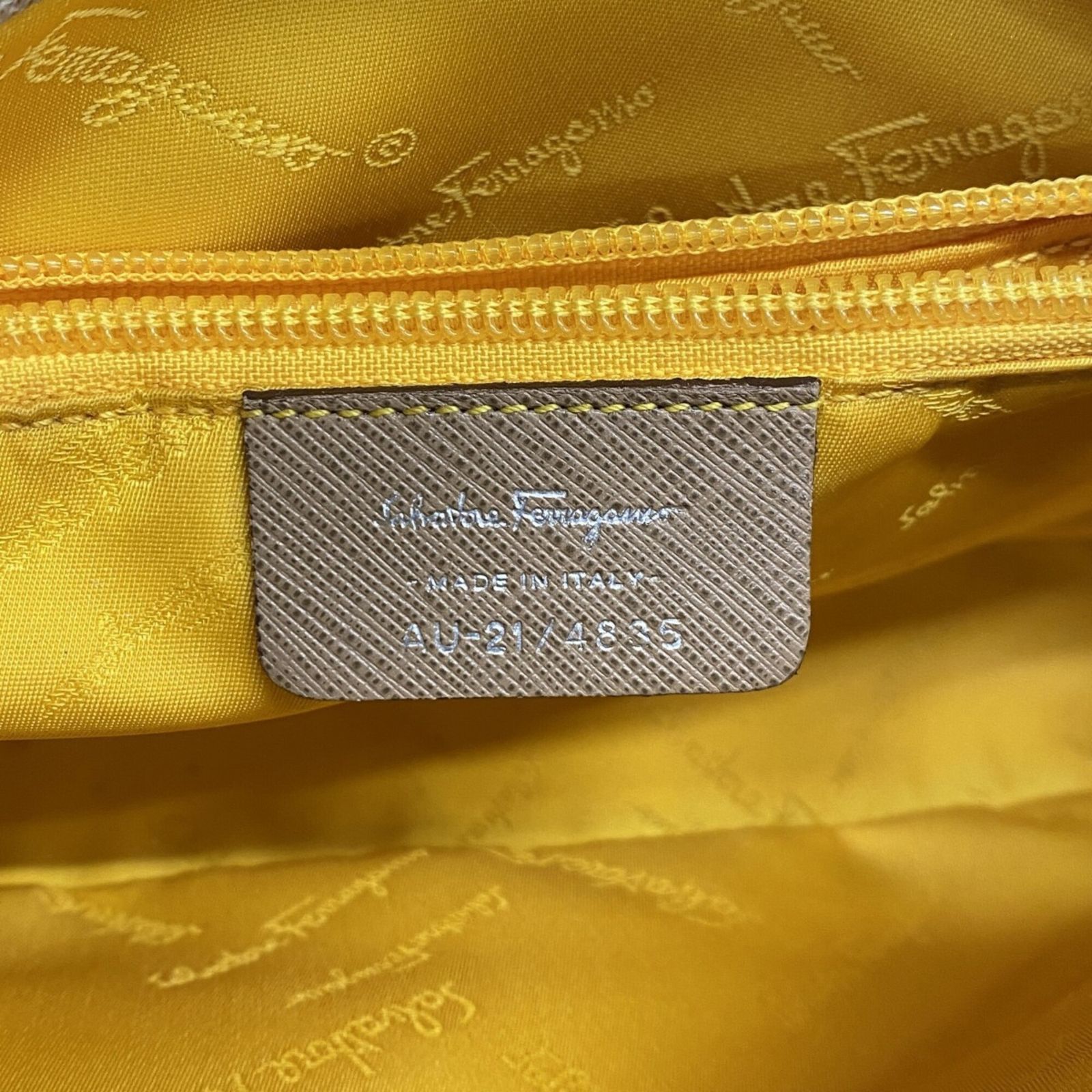 サルヴァトーレ・フェラガモ(Salvatore Ferragamo) サルヴァトーレフェラガモ ショルダーバッグ ガンチーニ レザー ベージュ レディース