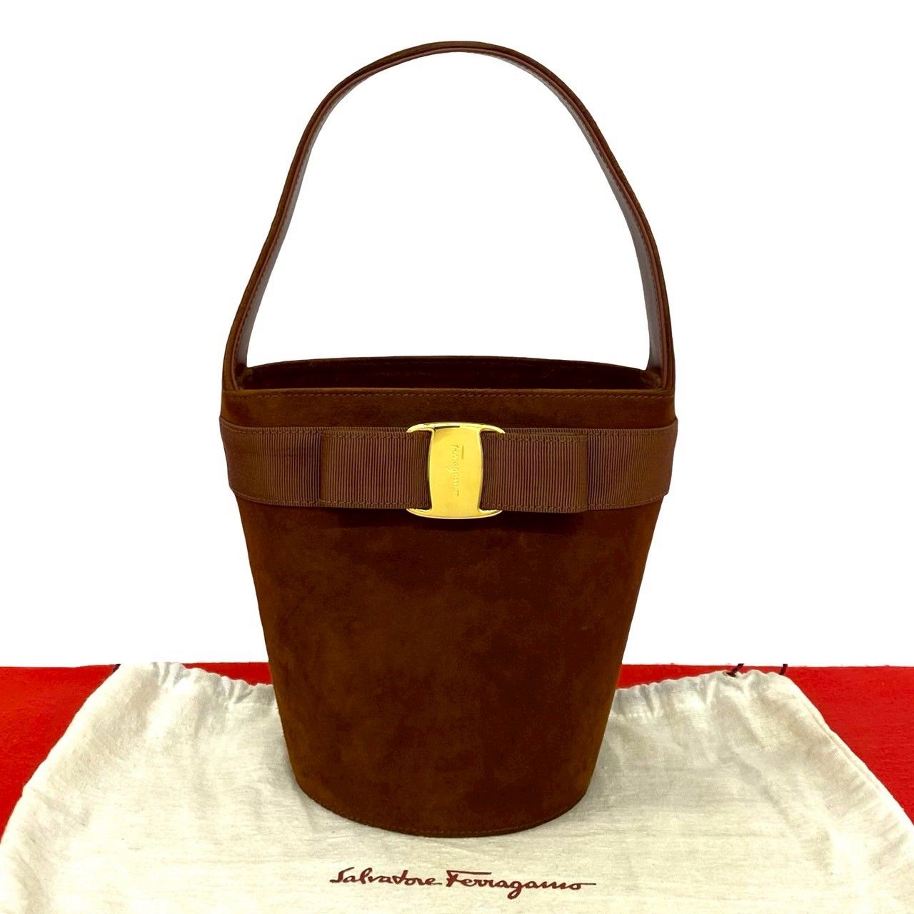 極 美品 袋付き Salvatore Ferragamo サルヴァトーレフェラガモ ヴァラ
