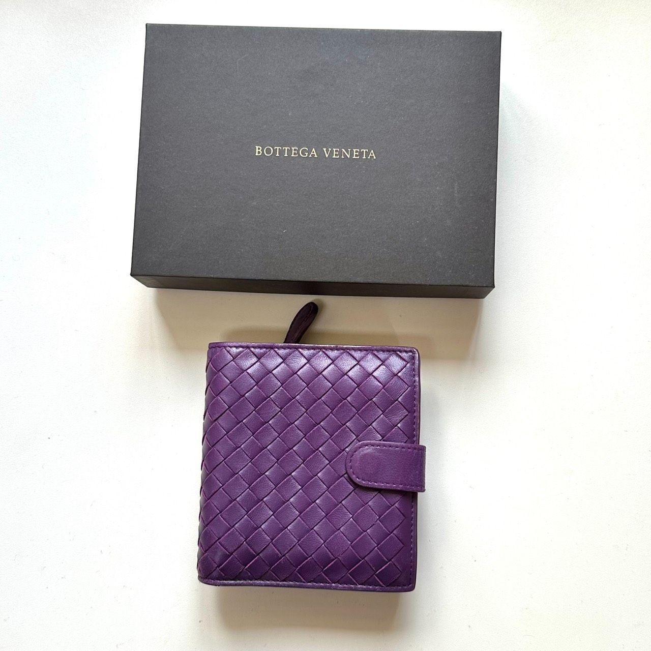 ボッテガヴェネタ　BOTTEGA VENETA 二つ折り財布　イントレチャート　パープル