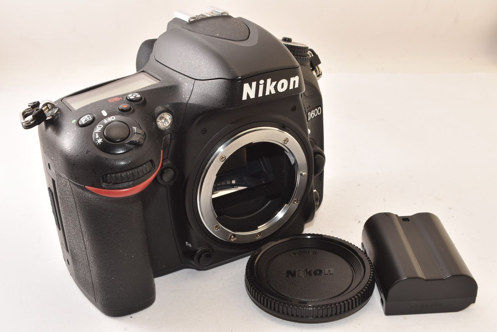 ☆美品☆ Nikon ニコン D600 ボディ デジタル一眼レフカメラ 2606121