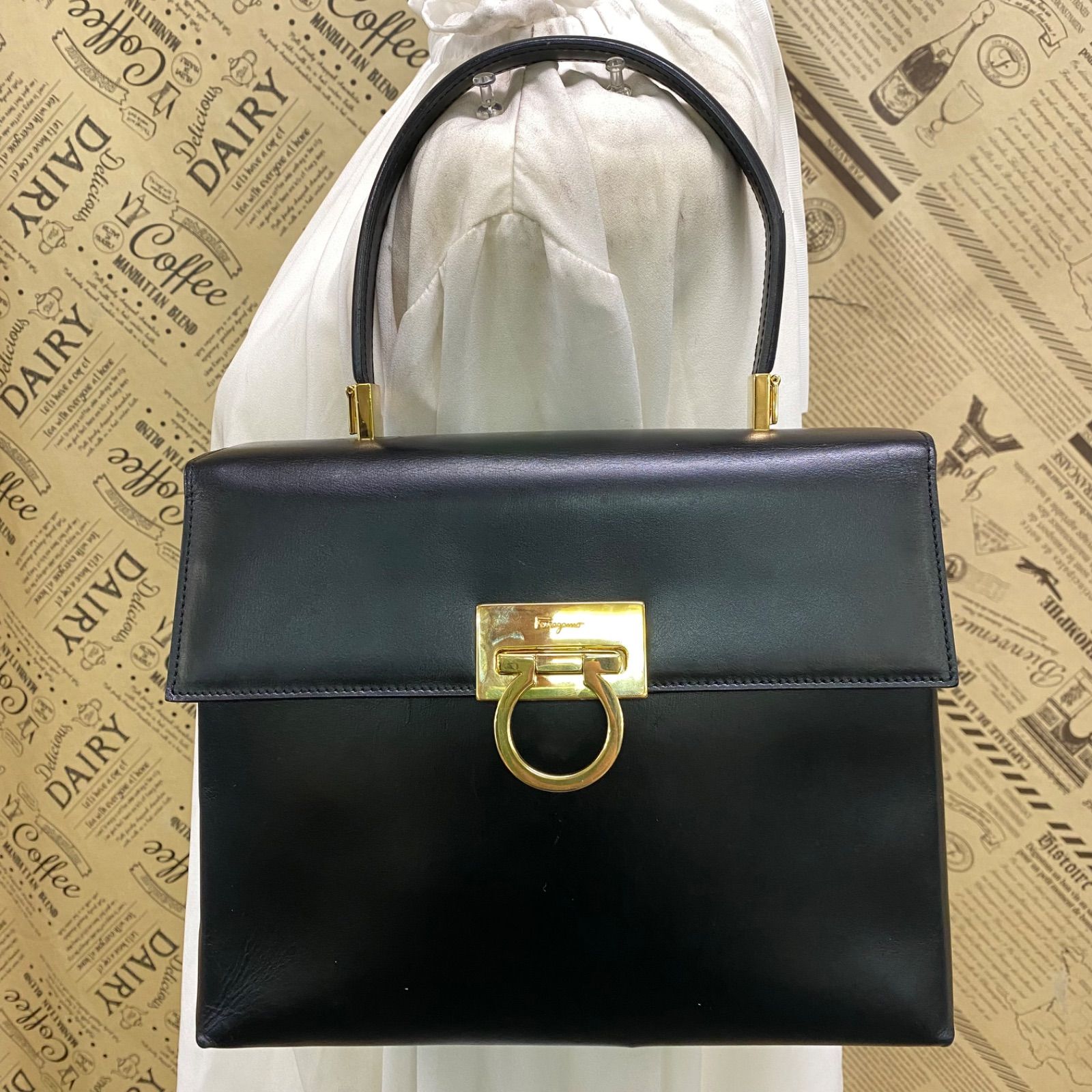 フェラガモ ハンドバッグ 革 黒フォーマル ショルダー 冠婚葬祭 GC150