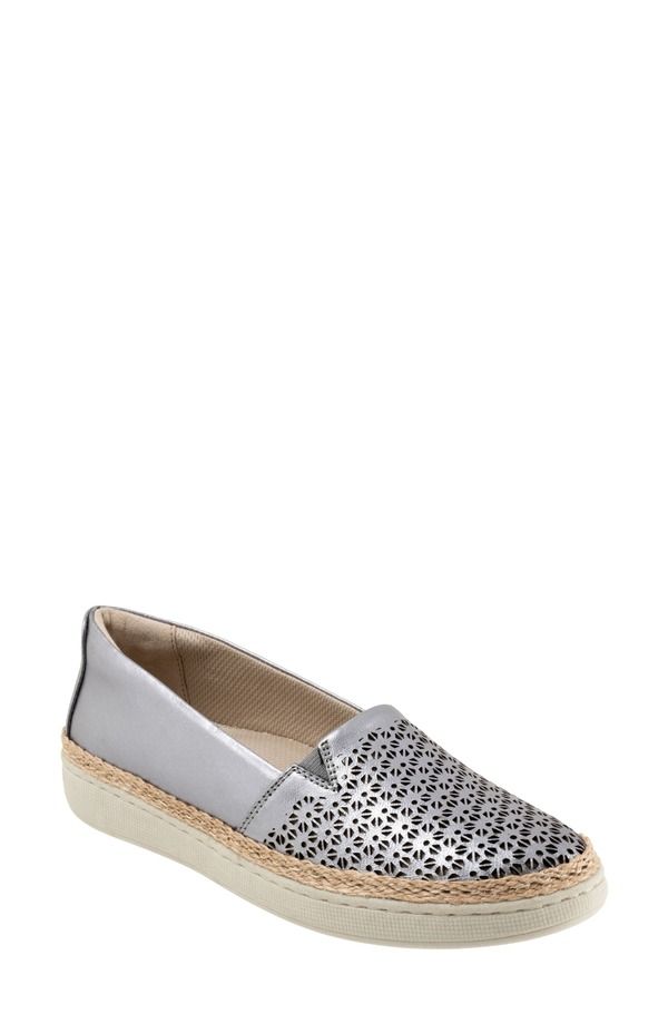 トロッターズ レディース シューズ サンダル スニーカー Trotters Accent Perf Espadrille SlipOn Sneaker Pewter ピューター