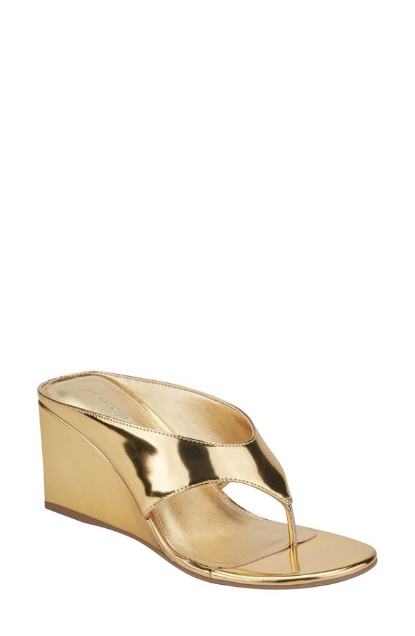 マーク・フィッシャー レディース シューズ サンダル Marc Fisher LTD Udena Wedge Flip Flop Gold ゴールド