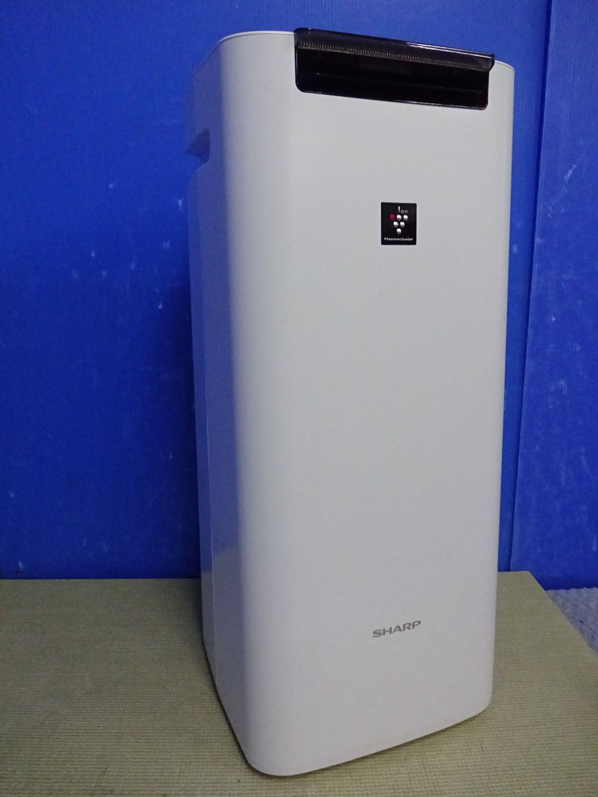 美品SHARP KI-NS40-W 加湿空気清浄機 18畳 プラズマ25000 M665☆SHARP KI-NS40-W 加湿空気清浄機 18畳 プラズマ25000 2022年製