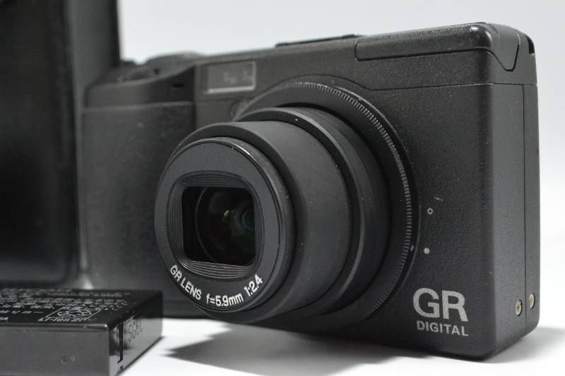 【美品】RICOH リコー GR DIGITAL コンパクトデジタルカメラ ケース 充電器付 動作品