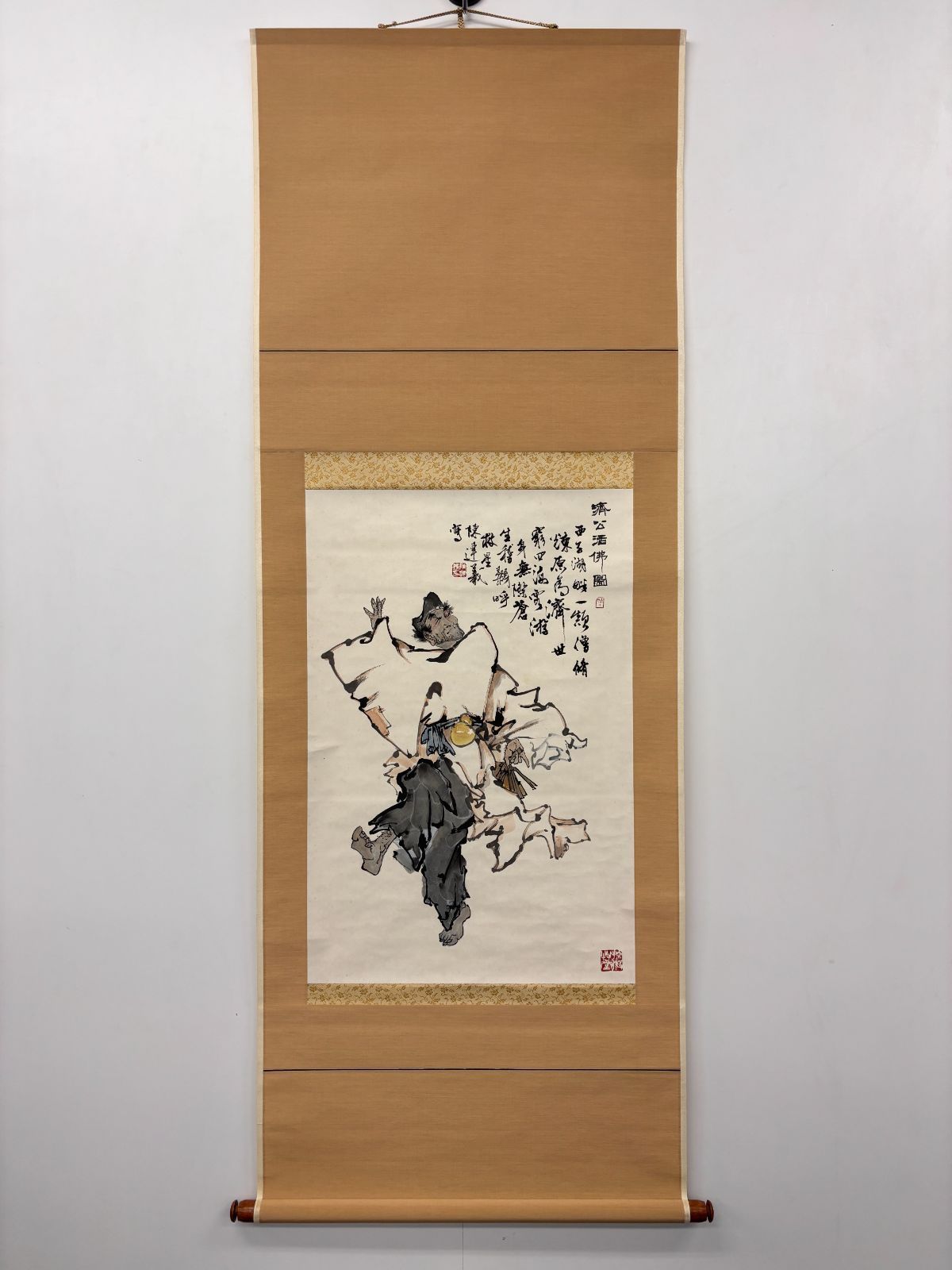 【佳品】中国美術 陳連義 筆「済公酒仏図」掛軸 掛け軸 済公活佛 人物画 中国画 書画 時代物 260625-6 16,500円
