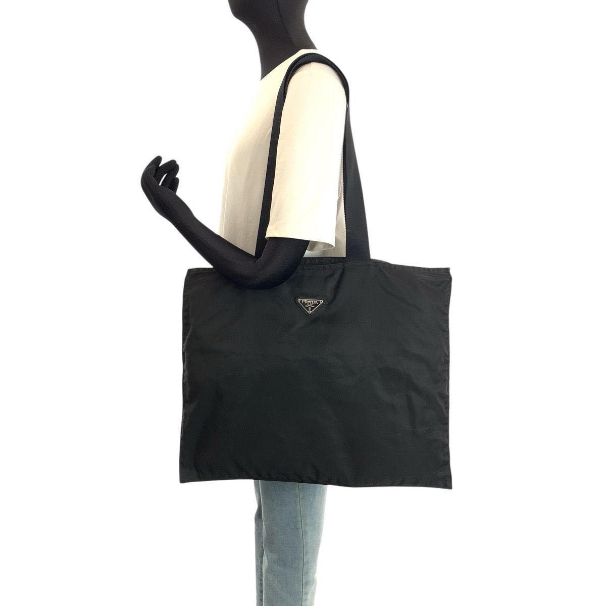 美品 PRADA プラダ テスート 三角ロゴプレート ブラック 黒 シルバー