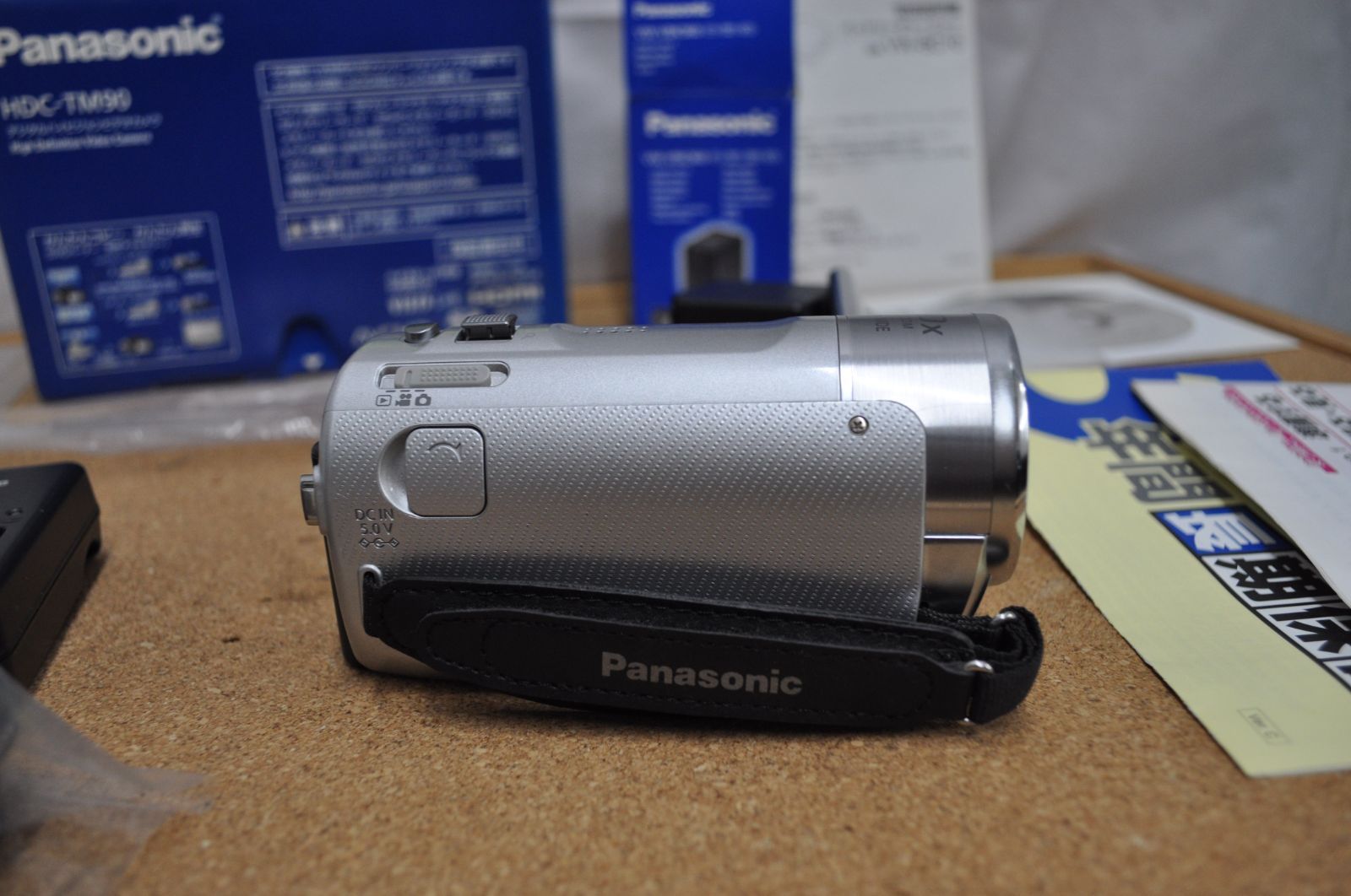 中古品 簡易動作確認済み 箱入り Panasonic HDC-TM90 デジタルビデオ