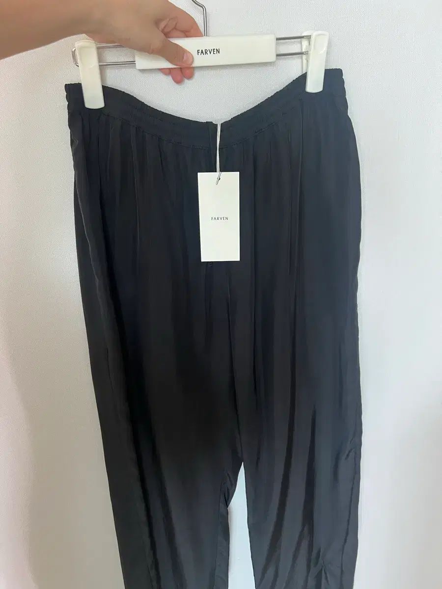 新品) farven 파르벵 キュー プラ ルーズフィット パンツ ブラック COLOR M サイズ