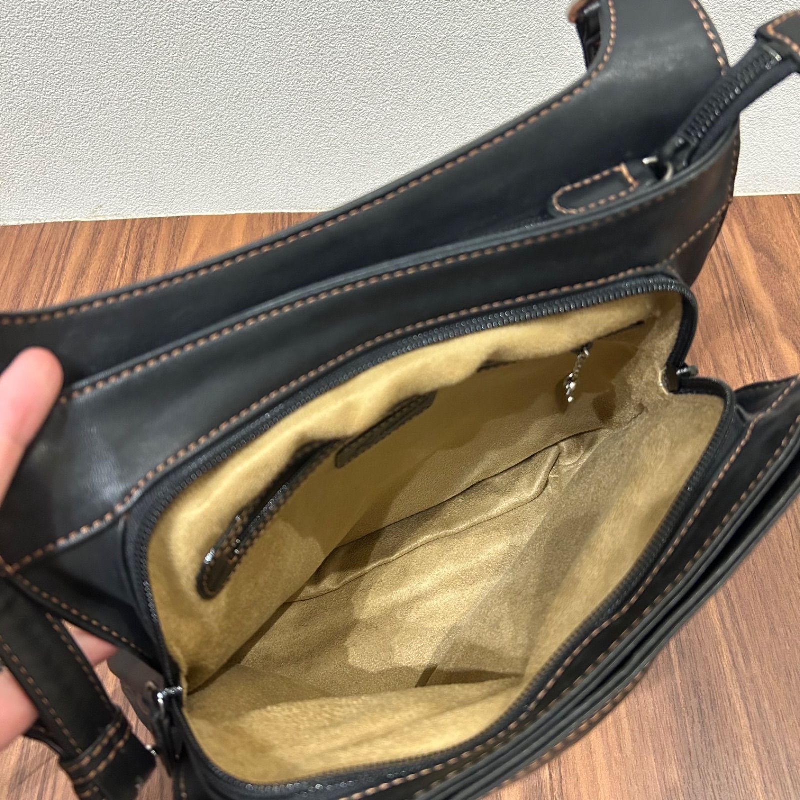 美品 kitamura キタムラ レディース ショルダーバッグ ポシェット 牛革