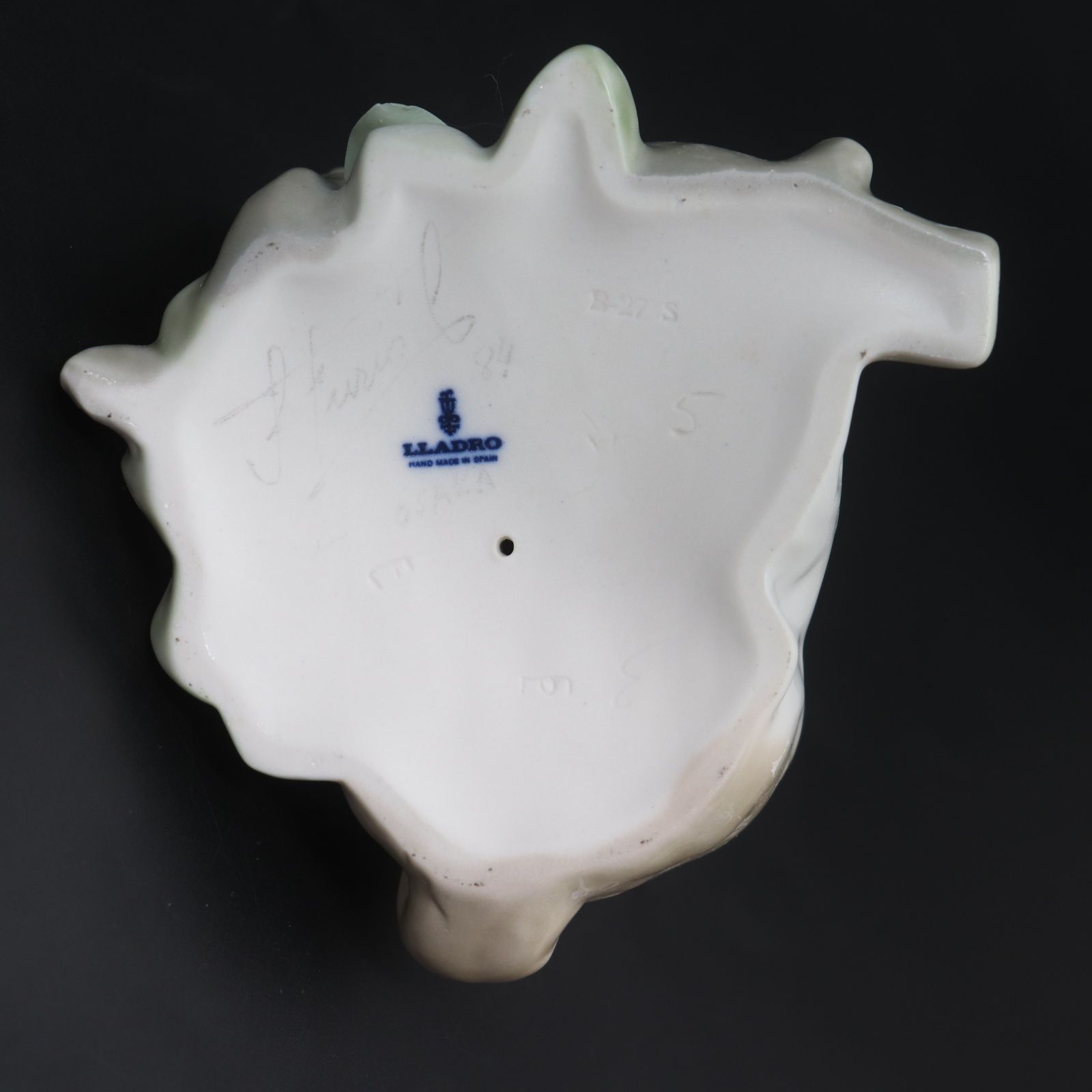 ITINGD116KYI LLADRO リヤドロ 置物 食べるウサギ うさぎ 動物 生き物