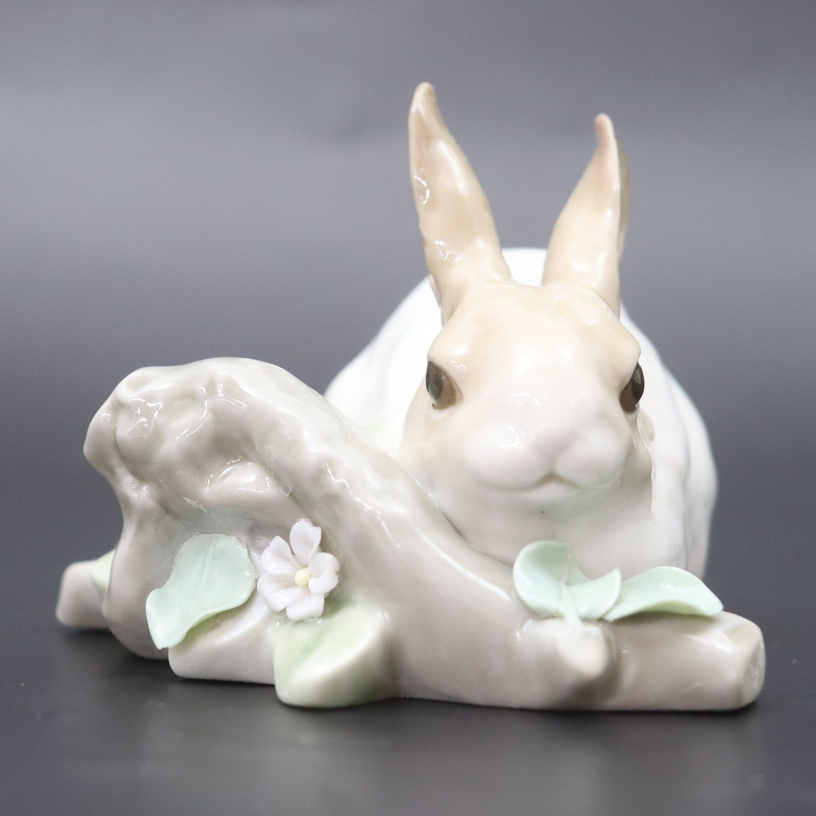 ITINGD116KYI LLADRO リヤドロ 置物 食べるウサギ うさぎ 動物 生き物
