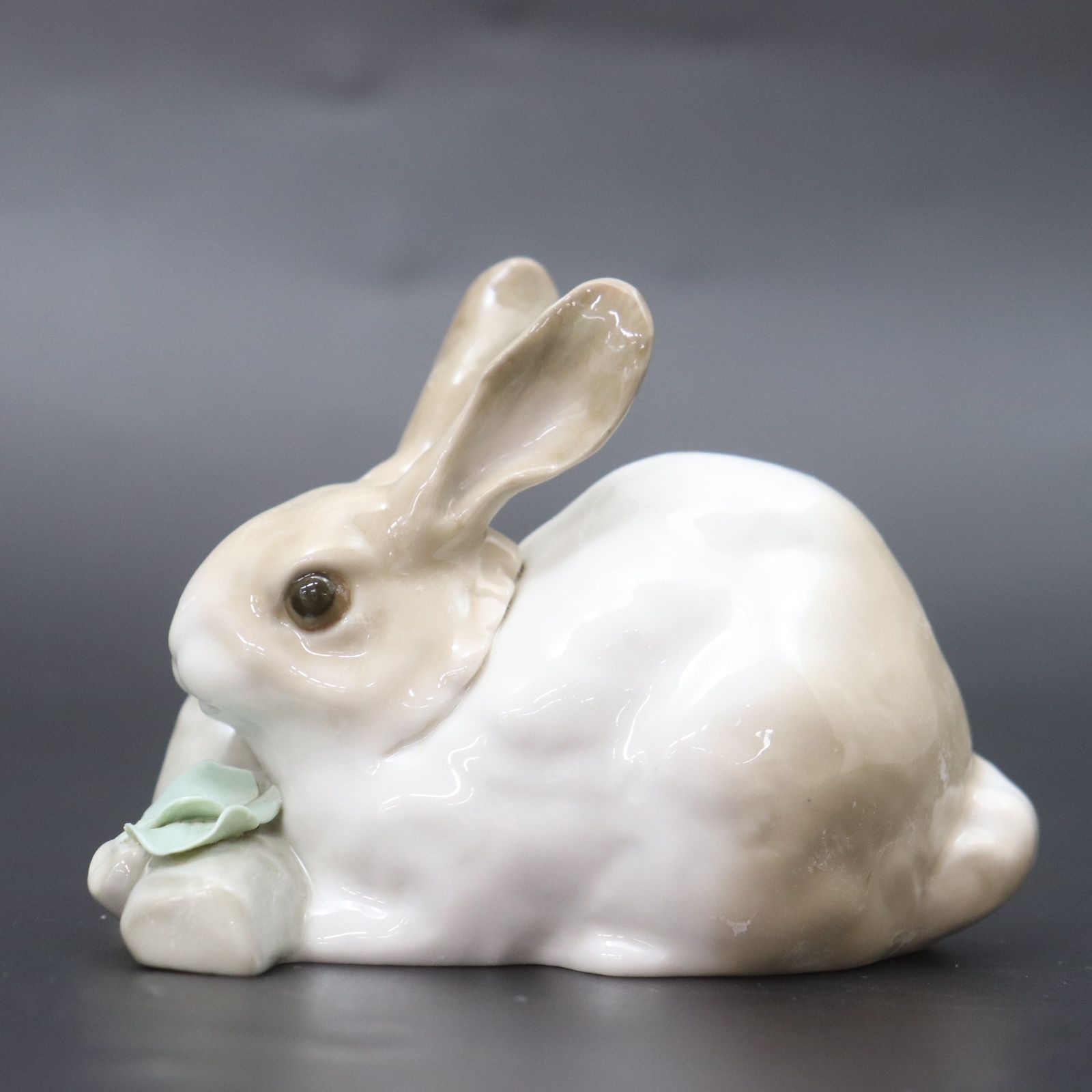 ITINGD116KYI LLADRO リヤドロ 置物 食べるウサギ うさぎ 動物 生き物