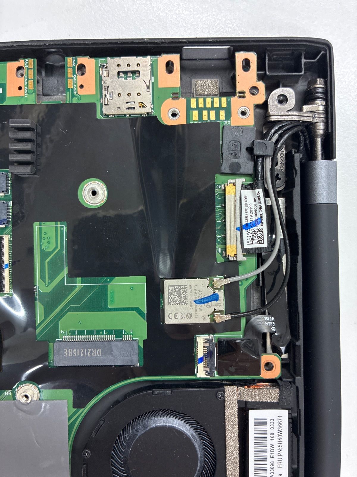 【ジャンク】ThinkPad X1 Carbon Gen9 通電OK SSD無し Lenovo ThinkPad X1 Carbon Gen9 ジャンク 記憶媒体なし ACなし 部品
