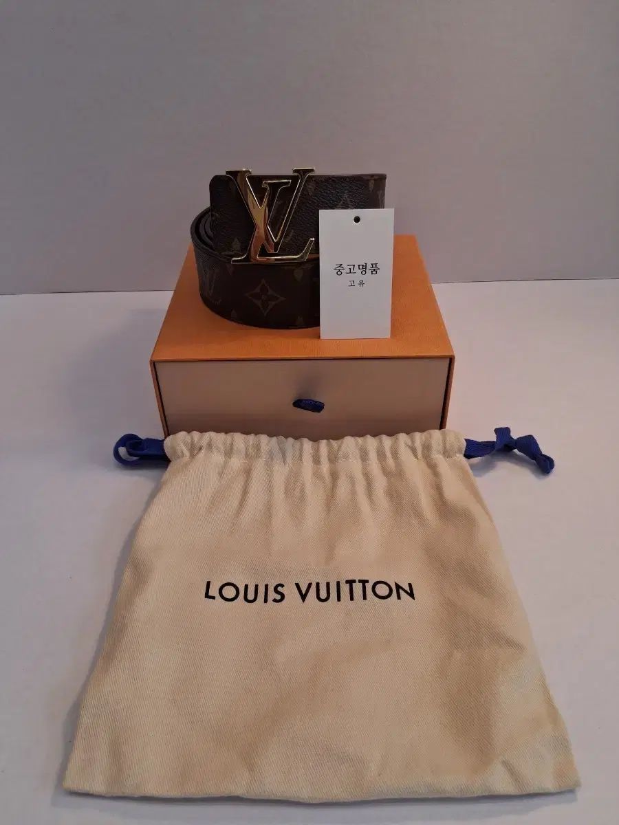 【LOUIS VUITTON】パンダントLV アイコニックフラワー モノグラム LOUIS VUITTON】パンダントLV アイコニックフラワー モノグラム