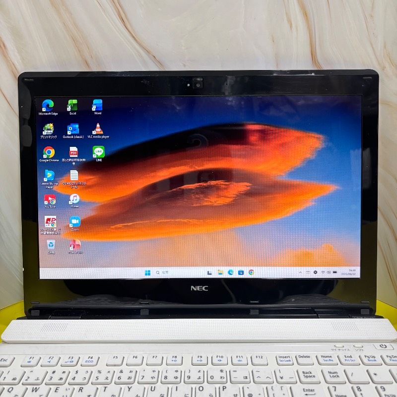 美品＆完品 SSD240GB＆メモリ8GB LAVIE Core i5 Windows11 Office付