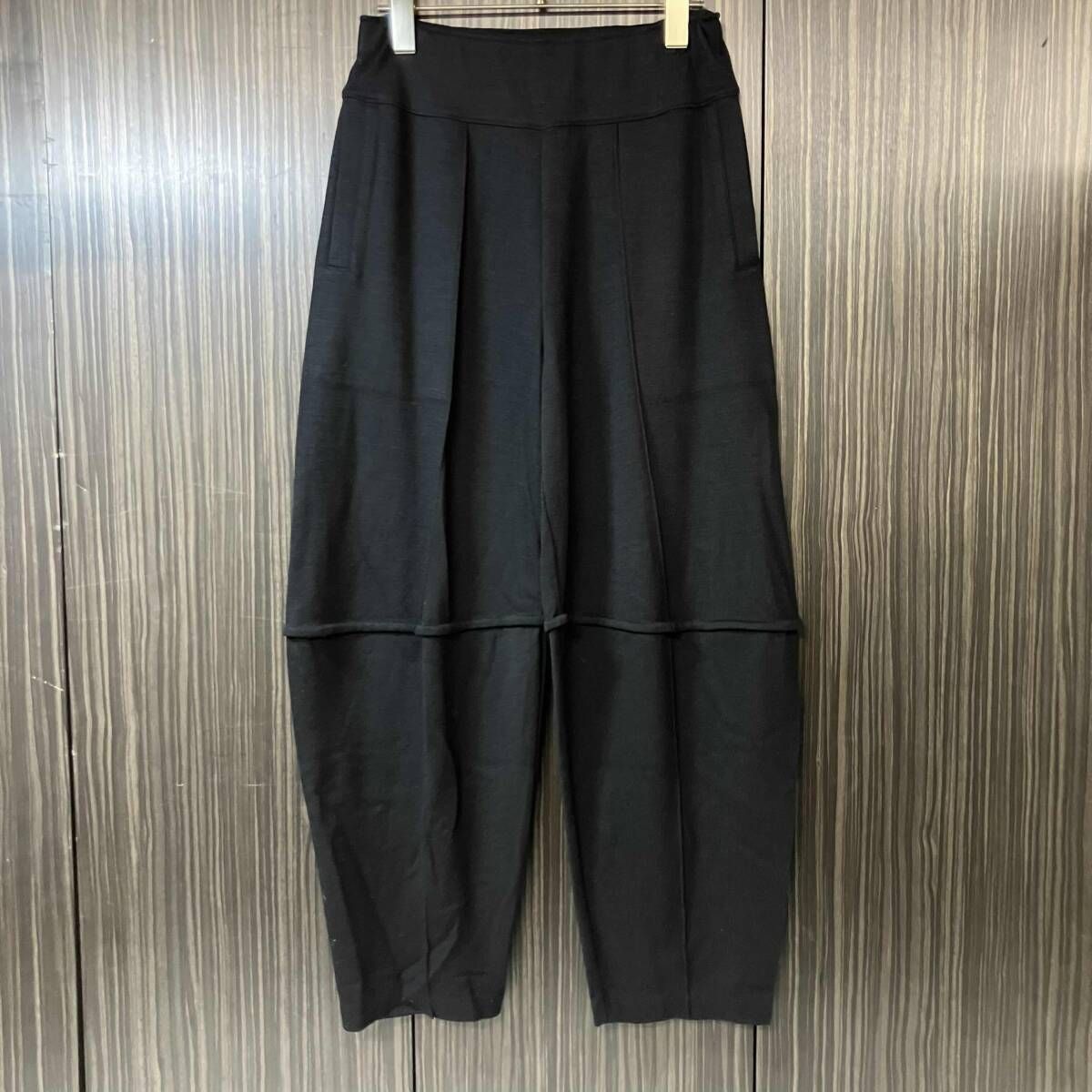 23AW ISSEY MIYAKE パンツ WOOL JERSEY サイズ2 ブラック IM33JF207 イッセイミヤケ