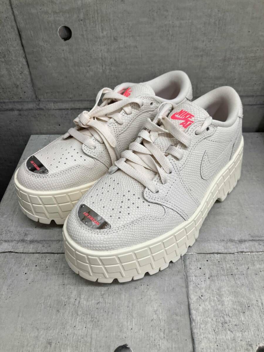 NIKE スニーカー　ir0835-110 ジョーダン1 ブルックリンホワイト