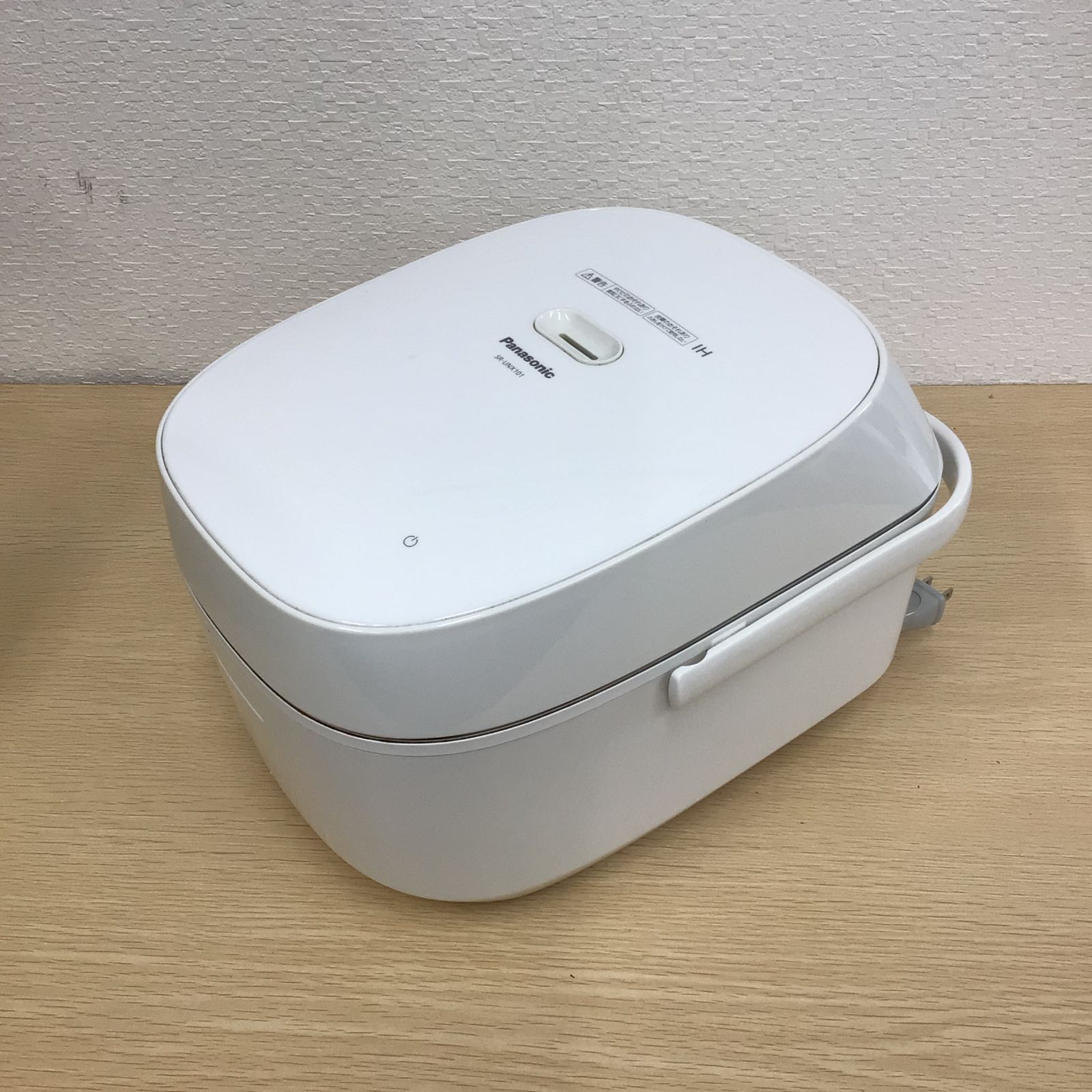 B0619-02【送料無料】パナソニック IH炊飯器 5.5合 SR-UNX101 2021年製